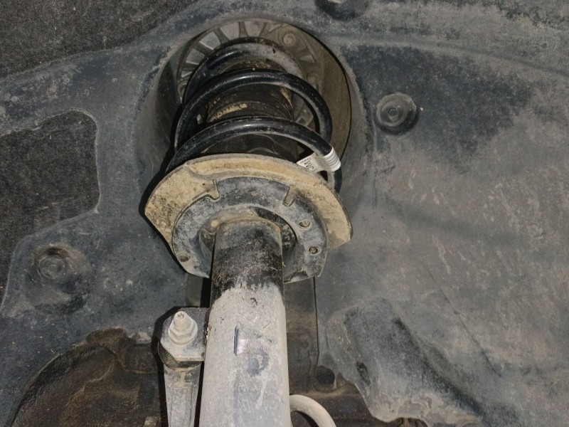 Recambio de amortiguador delantero derecho para bmw x1 (f48) sdrive 18 d referencia OEM IAM   