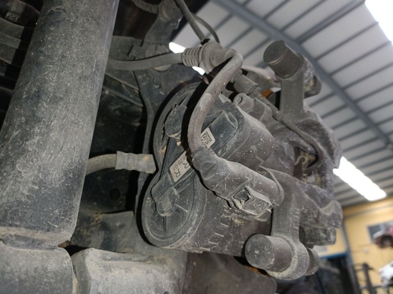 Recambio de pinza freno trasera derecha para bmw x1 (f48) sdrive 18 d referencia OEM IAM 1543676  