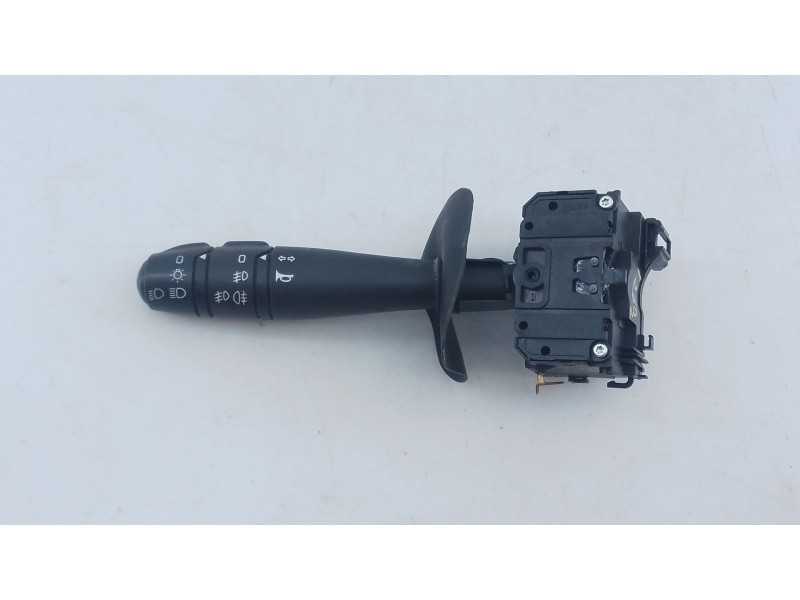 Recambio de mando intermitentes para dacia duster laureate 4x2 referencia OEM IAM   