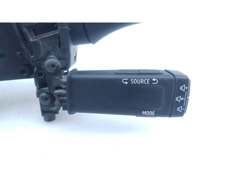 Recambio de mando intermitentes para renault zoe bose referencia OEM IAM   