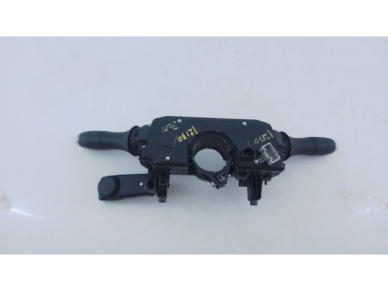 Recambio de mando intermitentes para renault zoe bose referencia OEM IAM   