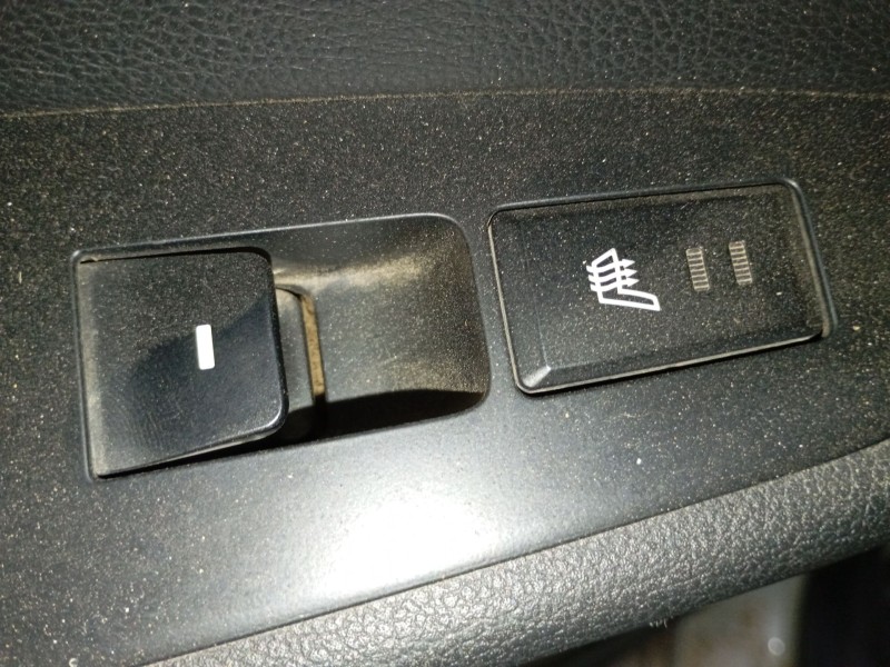 Recambio de mando elevalunas trasero izquierdo para hyundai tucson (tl, tle) 2.0 crdi a las 4 ruedas referencia OEM IAM   