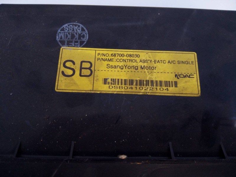 Recambio de mando climatizador para ssangyong rexton rx 270 plus / 270 xdi plus referencia OEM IAM 6870008030 DSB041022104 E3-A3
