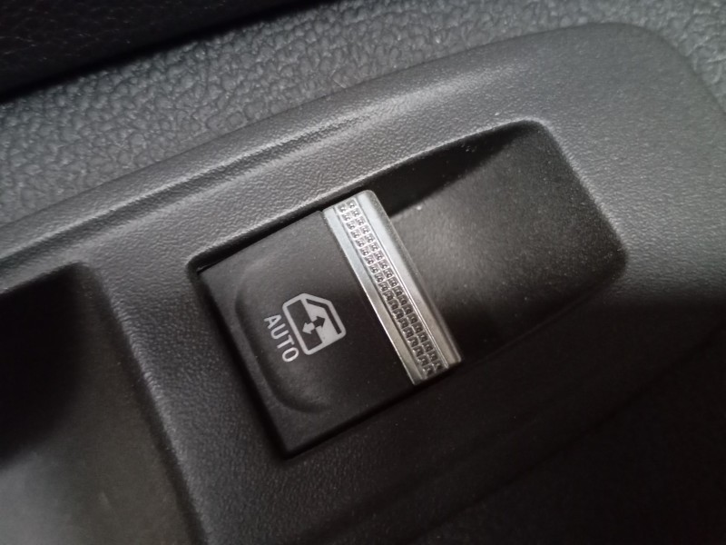 Recambio de mando elevalunas trasero izquierdo para renault captur ii (hf_) e-tech 160 referencia OEM IAM   