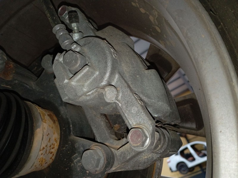 Recambio de pinza freno delantera izquierda para renault captur ii (hf_) e-tech 160 referencia OEM IAM   