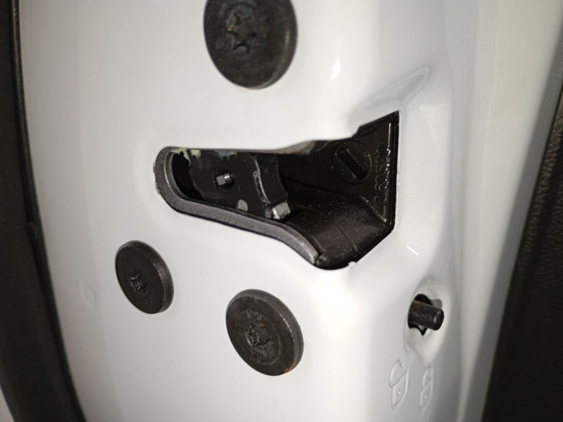 Recambio de cerradura puerta trasera izquierda para renault clio v (b7_) 1.0 lpg (b7mt) referencia OEM IAM   