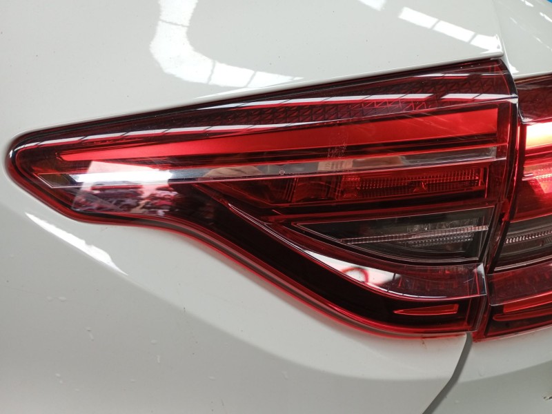 Recambio de piloto trasero derecho porton para renault clio v (b7_) 1.0 lpg (b7mt) referencia OEM IAM   