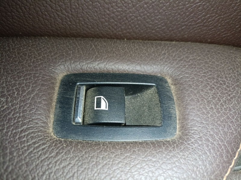 Recambio de mando elevalunas trasero izquierdo para bmw x4 (f26) xdrive 20 d referencia OEM IAM   