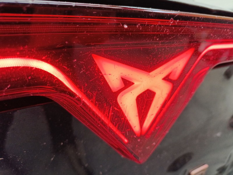 Recambio de piloto trasero central para cupra formentor (kmp) 1.5 tsi referencia OEM IAM   