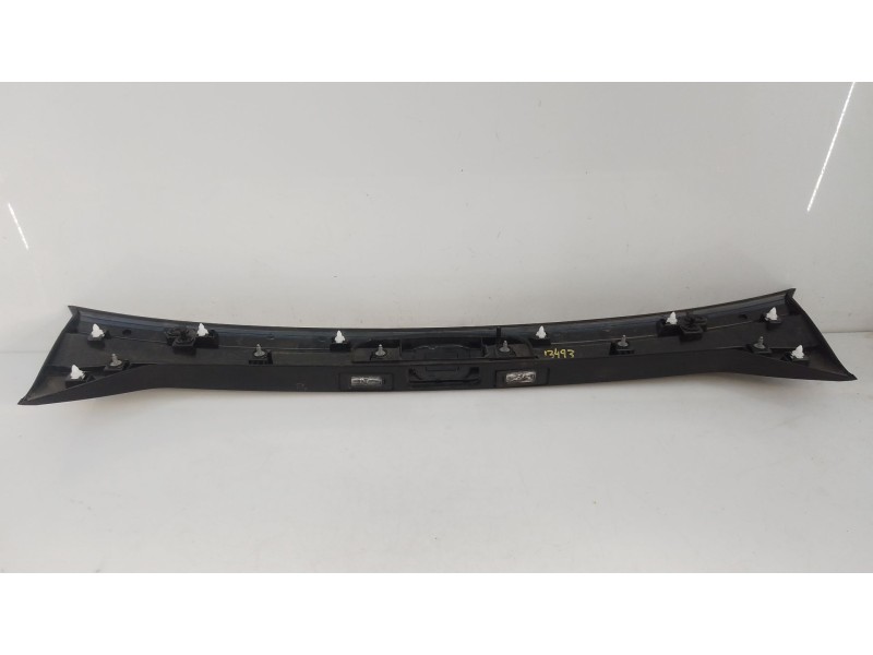 Recambio de piloto trasero central para volkswagen t-cross (c11, d31) 1.0 tsi referencia OEM IAM 2GM827577  E1-B6-6