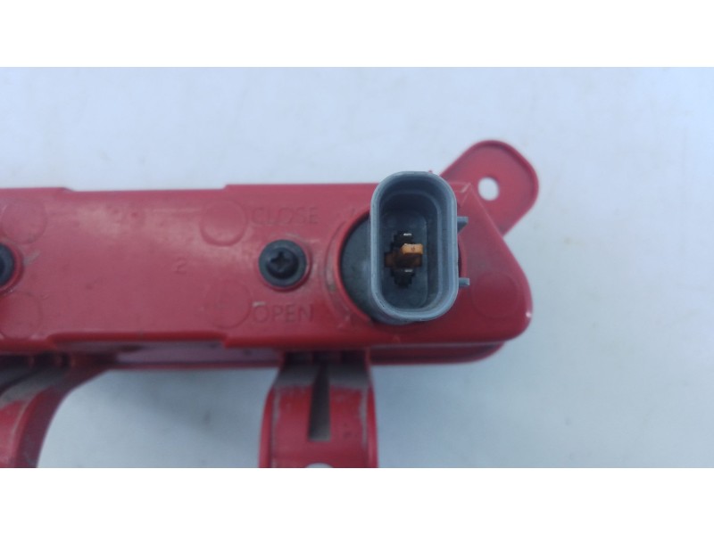 Recambio de piloto trasero central para hyundai ioniq hybrid referencia OEM IAM 92405G2100  E2-B5-9-2