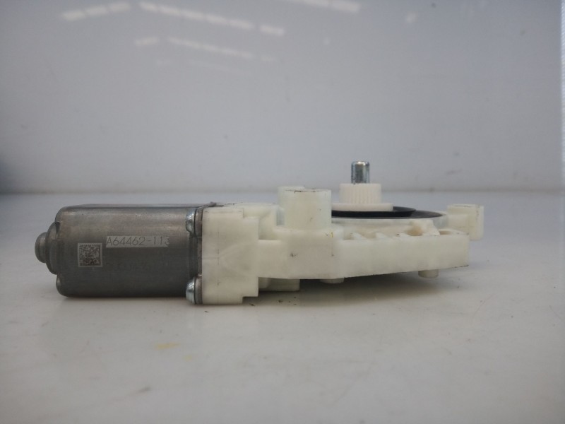 Recambio de motor elevalunas delantero derecho para mercedes-benz clase c (w205) lim. c 220 bluetec / d (205.004) referencia OEM