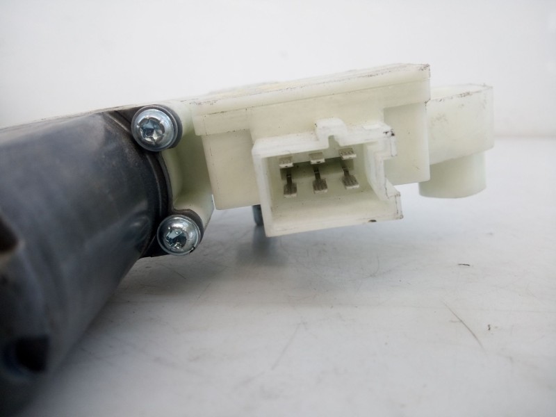 Recambio de motor elevalunas delantero derecho para mercedes-benz clase c (w205) lim. c 220 bluetec / d (205.004) referencia OEM