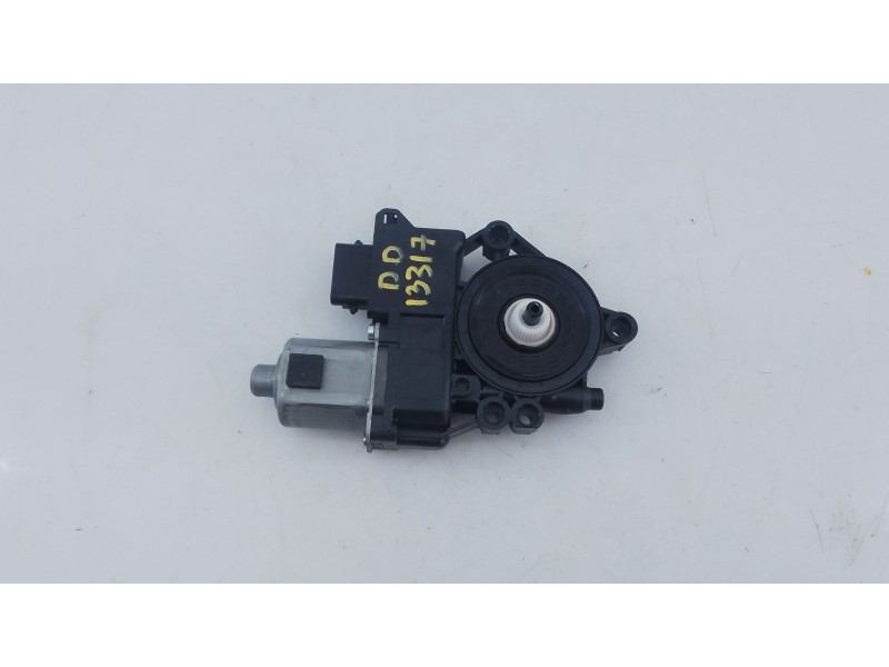 Recambio de motor elevalunas delantero derecho para kia ceed (cd) 1.4 t-gdi referencia OEM IAM 82460J7010  E2-B5-9-2