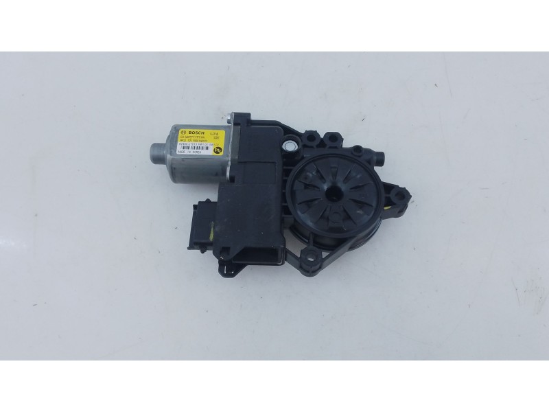 Recambio de motor elevalunas delantero derecho para kia ceed (cd) 1.4 t-gdi referencia OEM IAM 82460J7010  E2-B5-9-2