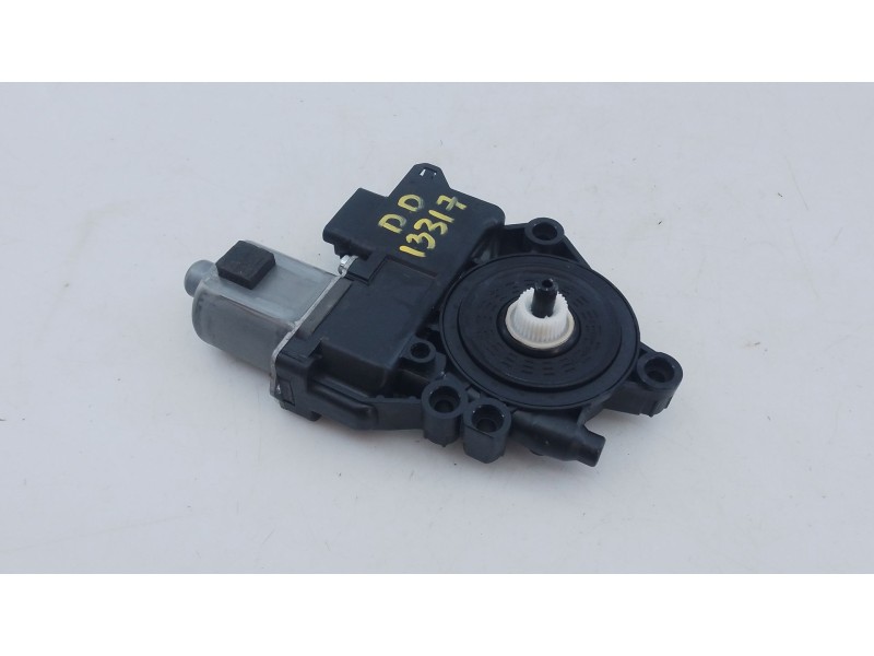 Recambio de motor elevalunas delantero derecho para kia ceed (cd) 1.4 t-gdi referencia OEM IAM 82460J7010  E2-B5-9-2
