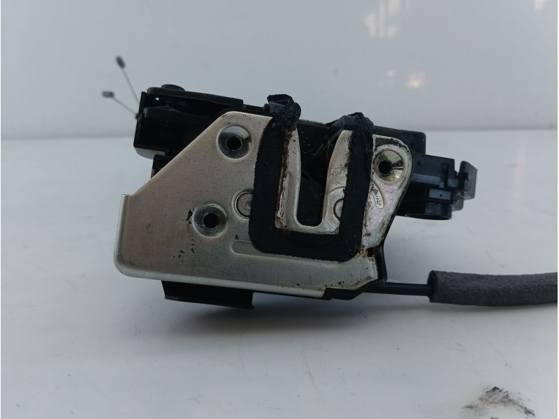 Recambio de cerradura puerta trasera derecha para ssangyong tivoli crystal referencia OEM IAM  7132035001 E1-B3-51-1