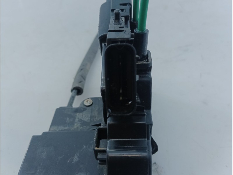 Recambio de cerradura puerta trasera derecha para ssangyong tivoli crystal referencia OEM IAM  7132035001 E1-B3-51-1