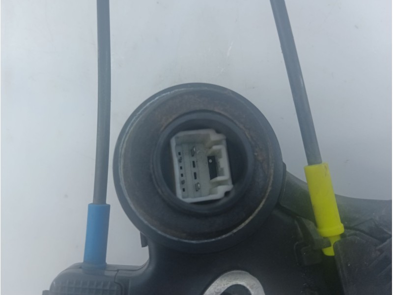 Recambio de cerradura puerta trasera derecha para mercedes-benz clase c (w202) berlina 1.8 16v cat referencia OEM IAM   E1-A2-51