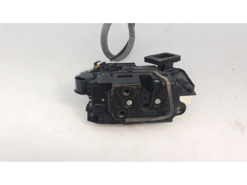Recambio de cerradura puerta delantera derecha para skoda octavia iii (5e3, nl3, nr3) 2.0 tdi referencia OEM IAM 5E1837016A  E1-