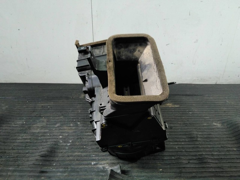 Recambio de mueble calefaccion para ssangyong rodius referencia OEM IAM 6810021002  P2-B4-1
