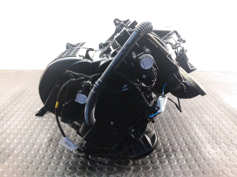 Recambio de mueble calefaccion para renault master kasten l1h1 ka 3,5t referencia OEM IAM 272702687R  P2-A2-30