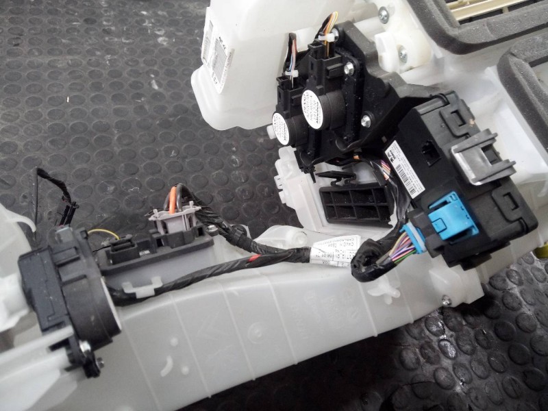 Recambio de mueble calefaccion para opel vivaro furgón m innovation referencia OEM IAM   P2-A3-32