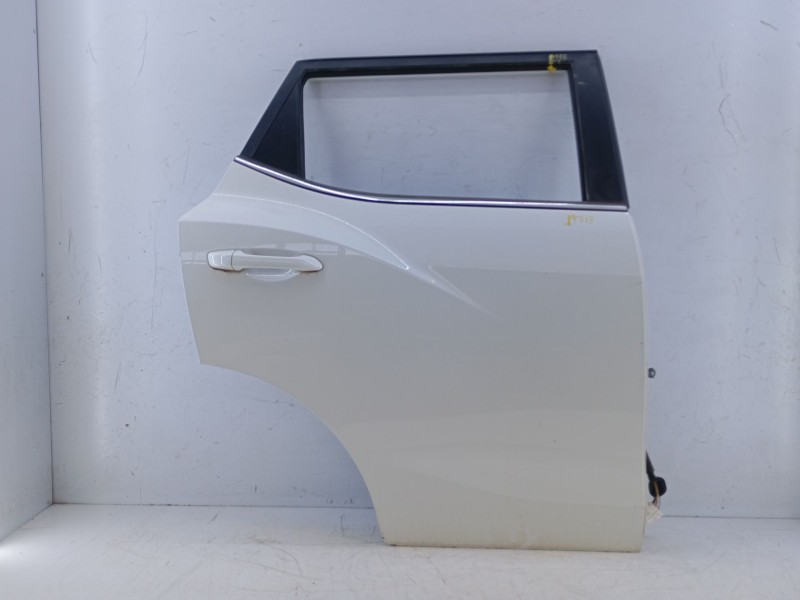 Recambio de puerta trasera derecha para ssangyong tivoli 1.2 referencia OEM IAM   E4-A1-8