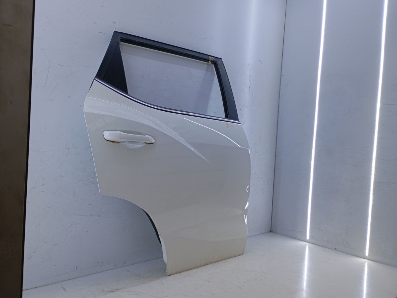 Recambio de puerta trasera derecha para ssangyong tivoli 1.2 referencia OEM IAM   E4-A1-8