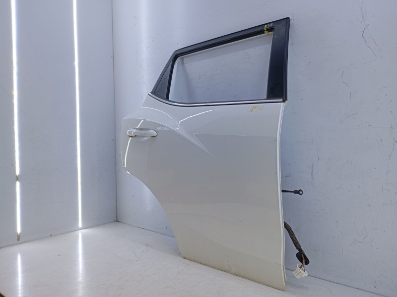 Recambio de puerta trasera derecha para ssangyong tivoli 1.2 referencia OEM IAM   E4-A1-8