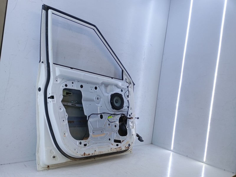 Recambio de puerta delantera izquierda para ssangyong tivoli 1.2 referencia OEM IAM   E4-A1-10