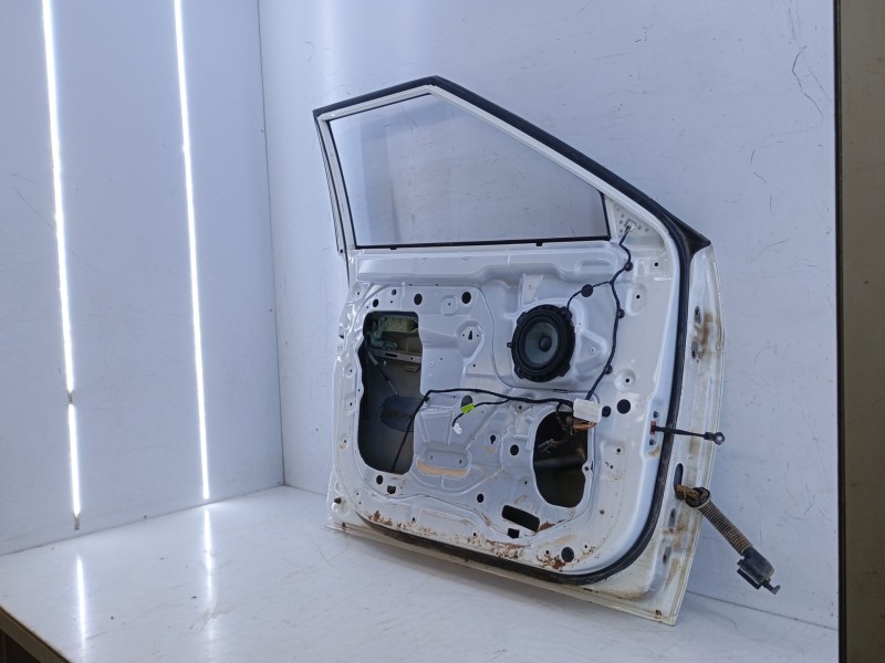 Recambio de puerta delantera izquierda para ssangyong tivoli 1.2 referencia OEM IAM   E4-A1-10