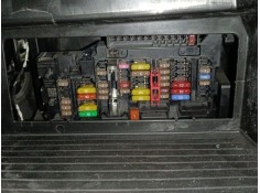 CAJA RELES / FUSIBLES 