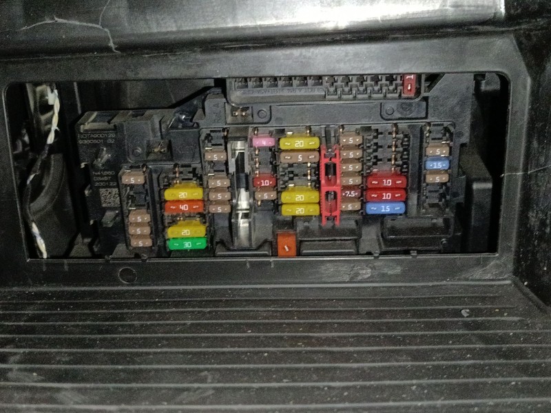 Recambio de caja reles / fusibles para bmw x2 (f39) sdrive 18 d referencia OEM IAM   