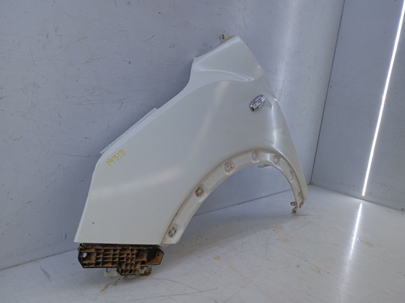 Recambio de aleta delantera izquierda para ssangyong tivoli 1.2 referencia OEM IAM   