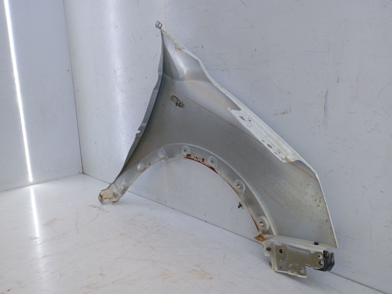 Recambio de aleta delantera izquierda para ssangyong tivoli 1.2 referencia OEM IAM   