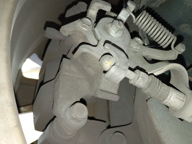 Recambio de pinza freno trasera izquierda para mitsubishi asx (ga_w_) 1.8 di-d (ga6w) referencia OEM IAM   