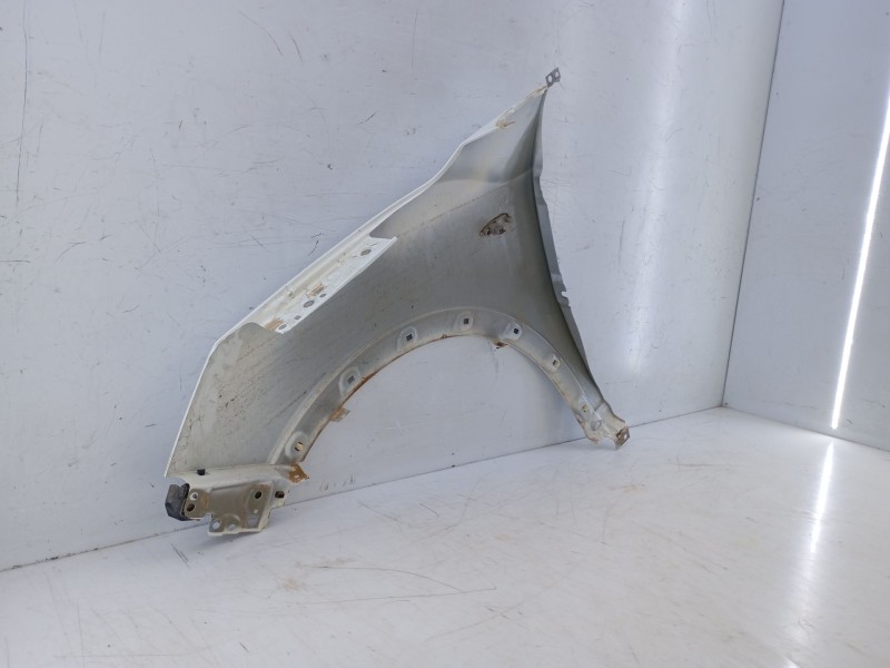 Recambio de aleta delantera derecha para ssangyong tivoli 1.2 referencia OEM IAM   E4-B3-5