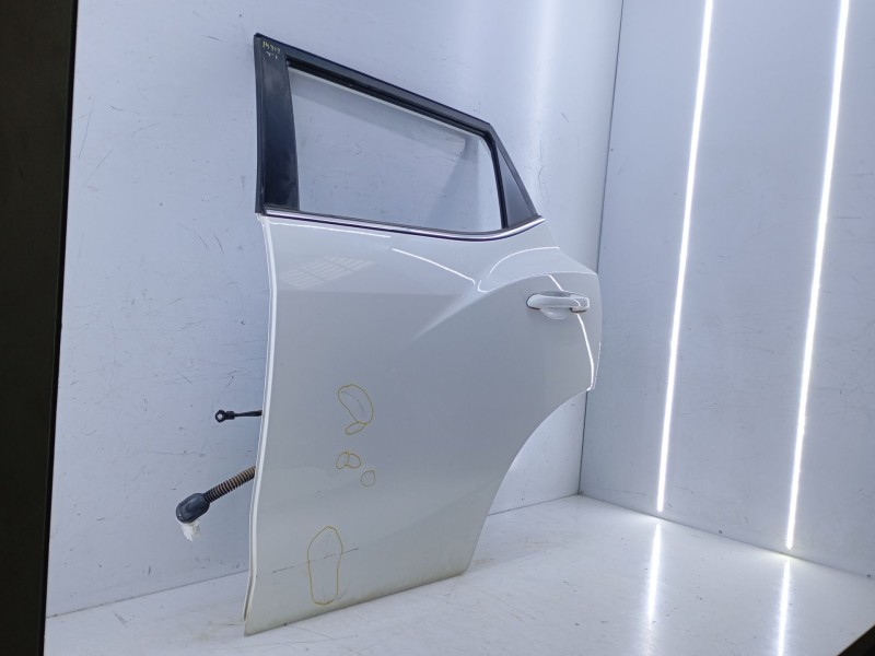 Recambio de puerta trasera izquierda para ssangyong tivoli 1.2 referencia OEM IAM   E4-A1-10