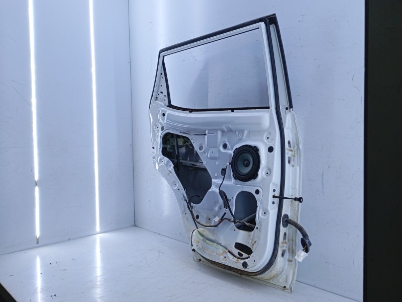 Recambio de puerta trasera izquierda para ssangyong tivoli 1.2 referencia OEM IAM   E4-A1-10