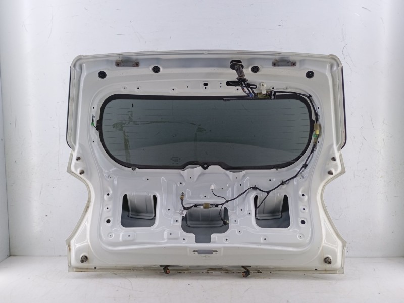 Recambio de porton trasero para ssangyong tivoli 1.2 referencia OEM IAM   