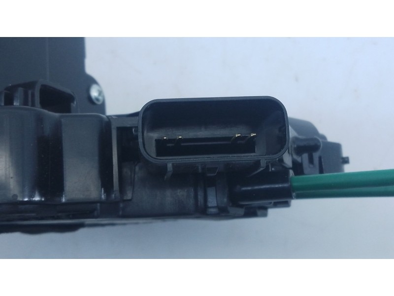 Recambio de cerradura puerta trasera derecha para ssangyong tivoli 1.2 referencia OEM IAM   