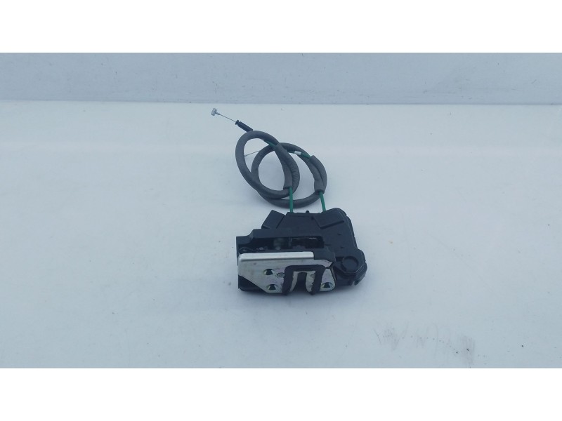 Recambio de cerradura puerta trasera izquierda para ssangyong tivoli 1.2 referencia OEM IAM   