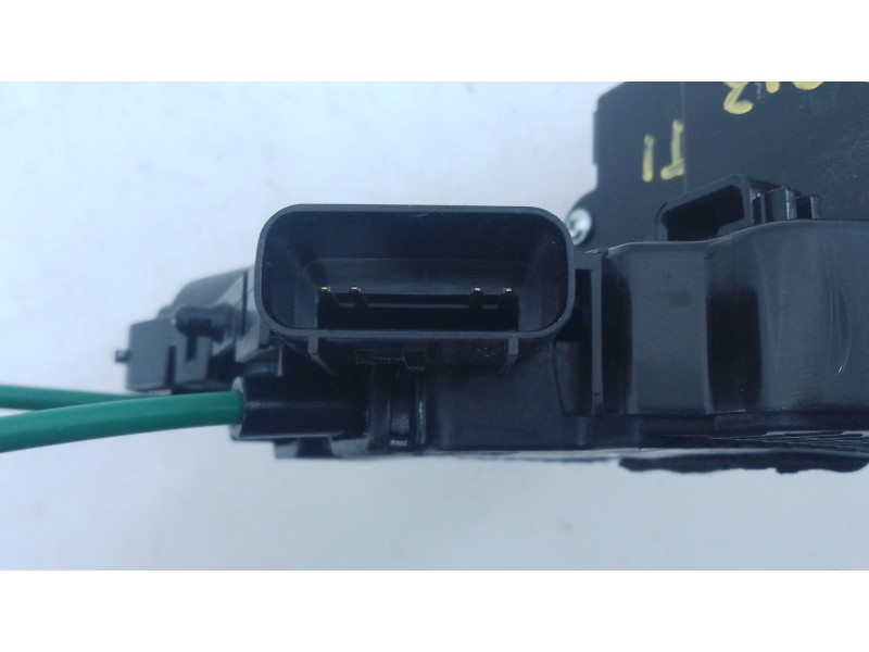 Recambio de cerradura puerta trasera izquierda para ssangyong tivoli 1.2 referencia OEM IAM   