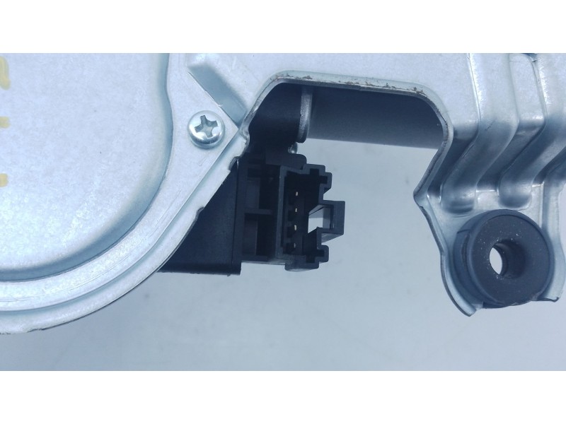 Recambio de motor limpia trasero para ssangyong tivoli 1.2 referencia OEM IAM 8612035000  