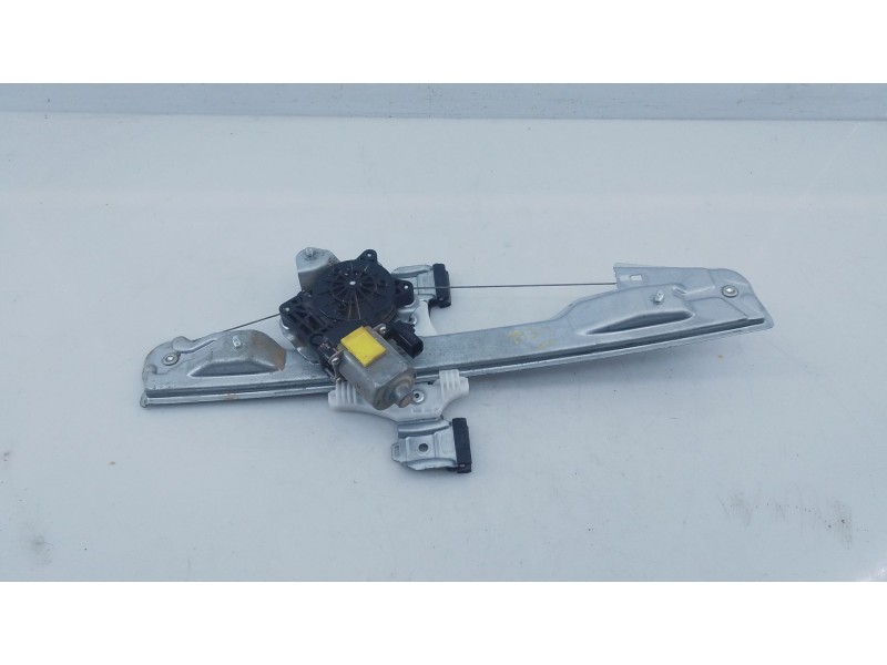 Recambio de elevalunas trasero derecho para ssangyong tivoli 1.2 referencia OEM IAM   