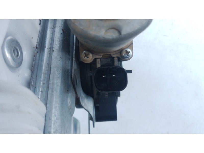 Recambio de elevalunas trasero derecho para ssangyong tivoli 1.2 referencia OEM IAM   