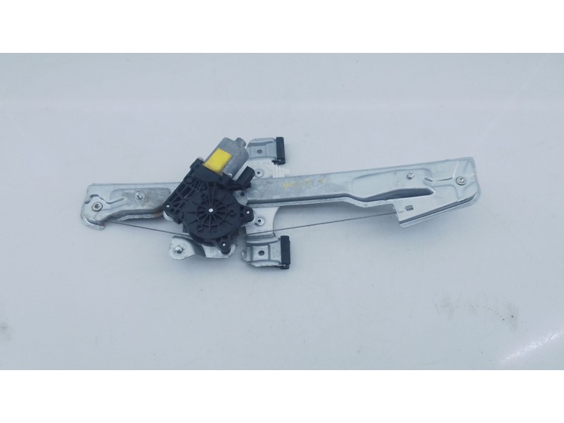 Recambio de elevalunas trasero izquierdo para ssangyong tivoli 1.2 referencia OEM IAM   