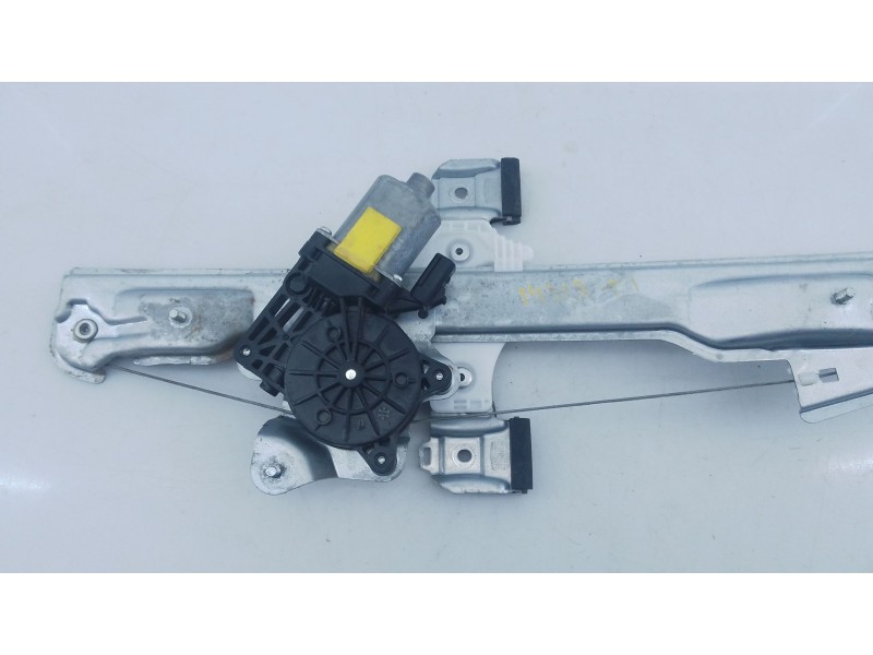 Recambio de elevalunas trasero izquierdo para ssangyong tivoli 1.2 referencia OEM IAM   