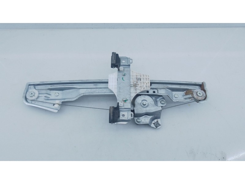 Recambio de elevalunas trasero izquierdo para ssangyong tivoli 1.2 referencia OEM IAM   